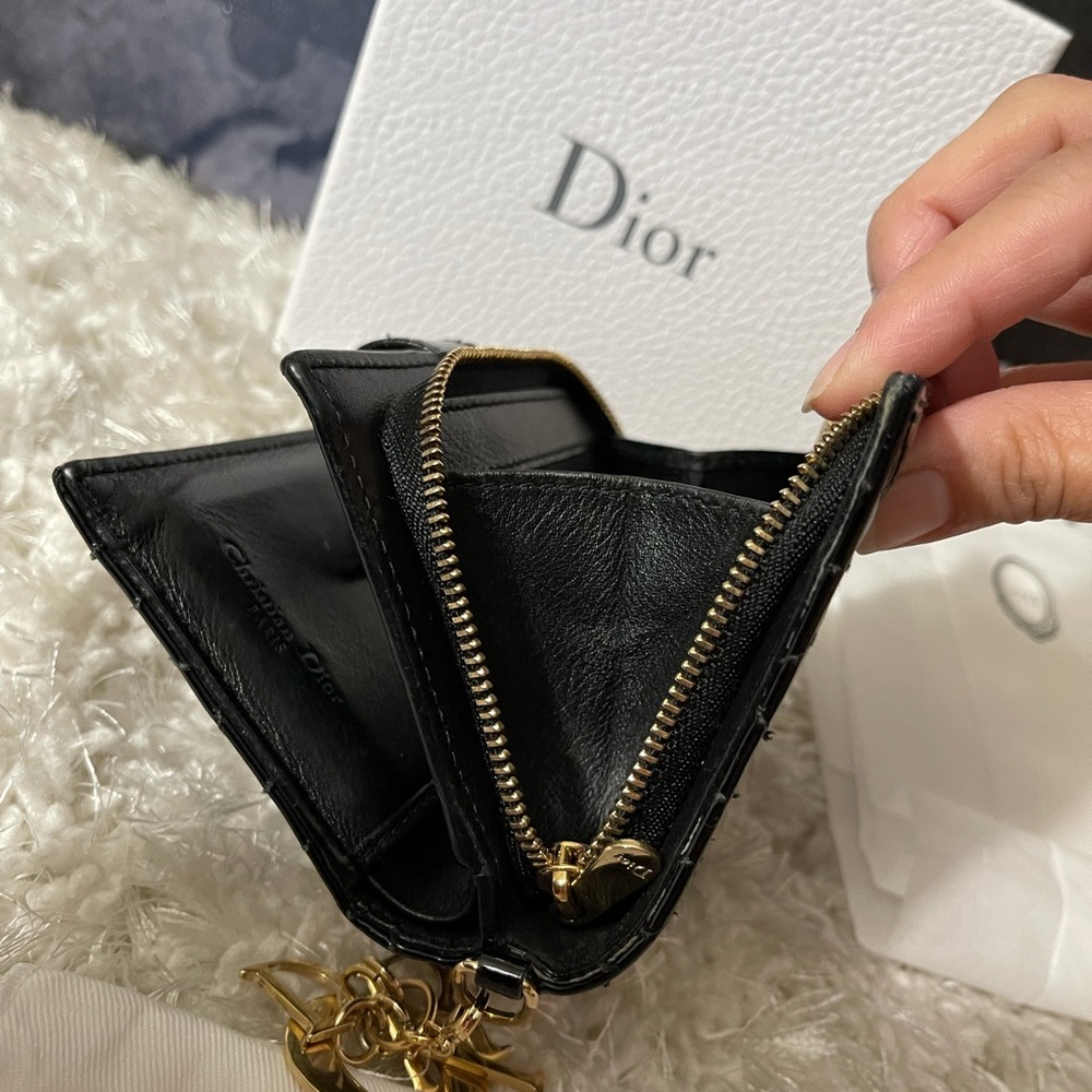DIOR - Picture 10 of 17